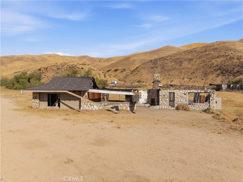 Photo of 38101 Gorman Post Road, Lebec, CA 93243 (MLS # SR26215010)