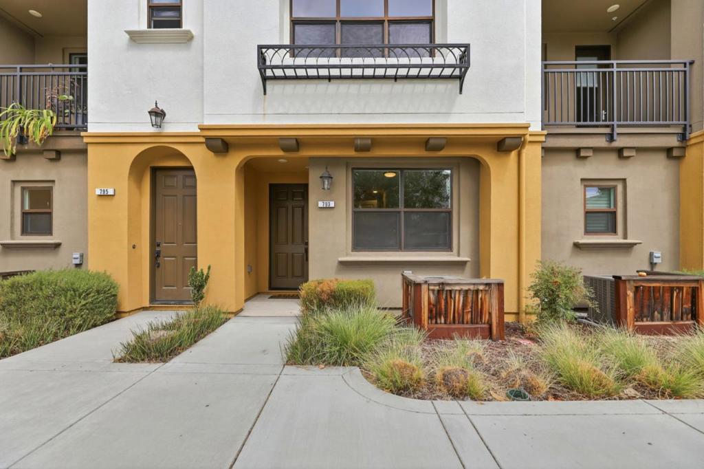 Properties 2 793 Santa Cecilia Terrace