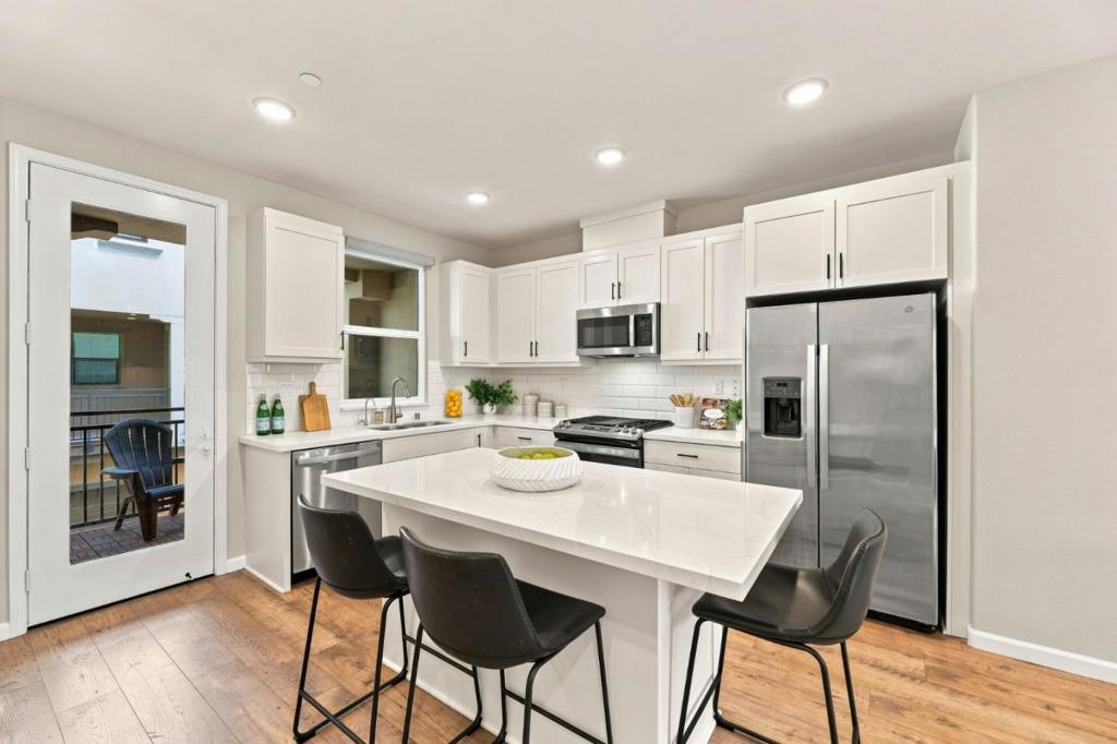 Properties 3 793 Santa Cecilia Terrace