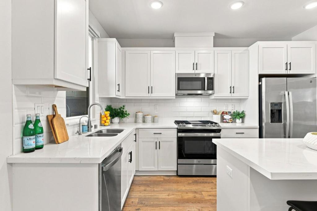 Properties 4 793 Santa Cecilia Terrace