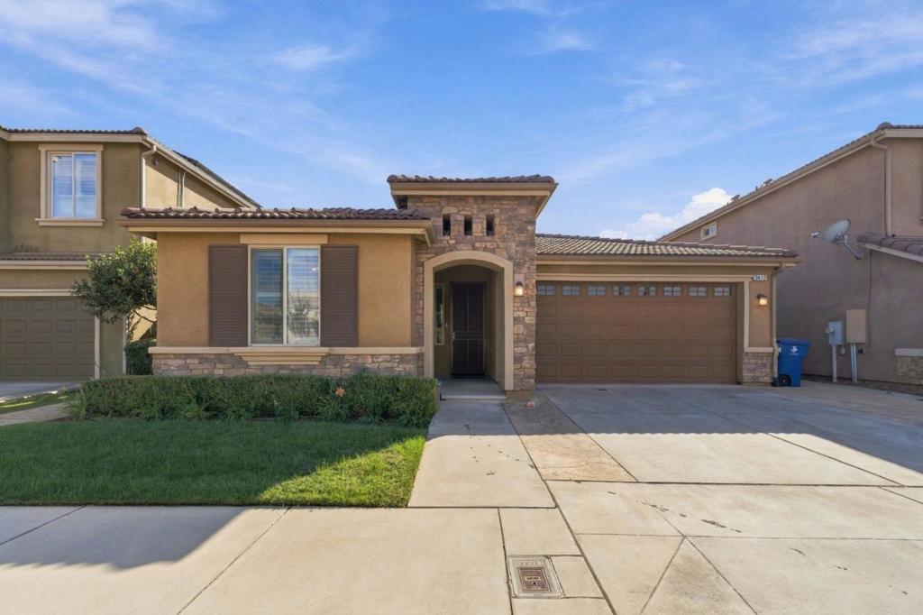 3472 Hampton Way