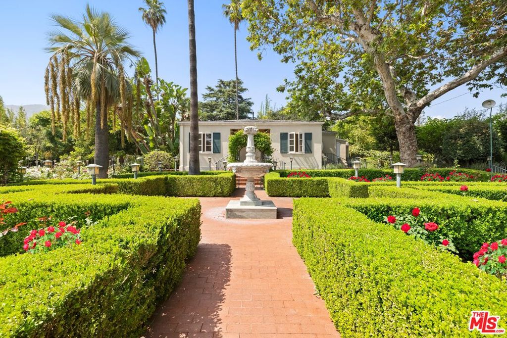 820 N Verano Drive