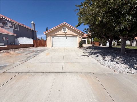 Photo of 13154 Oberlin AVE, Victorville, CA 92392 (MLS # IV26160825)