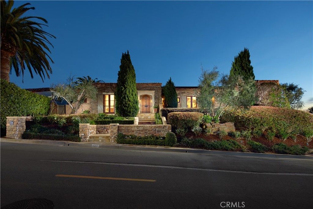 Photo of 1302 Skyline Drive, Laguna Beach, CA 92651 (MLS # NP26015838)