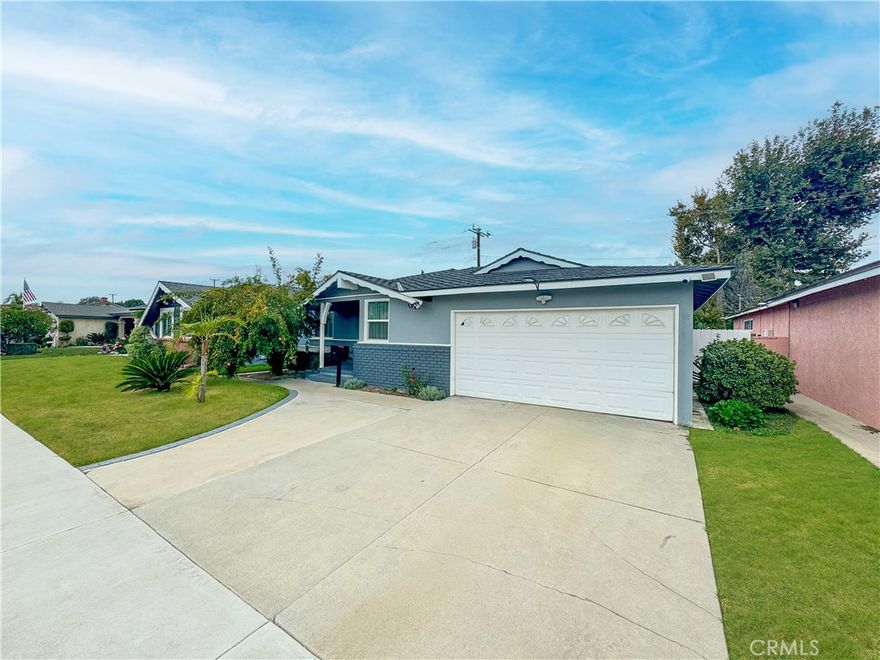 Pride of ownership, fully remodeled new kitchens, bathrooms, flooring paint roof and windows. This is a really good deal for the area property is in excellent condition very spacious living room bedrooms inside laundry large backyard for the kids and entertaining close to everything in a desirable area of Bellflower