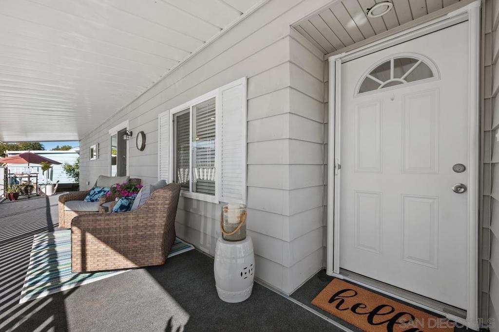 7004 San Carlos Street