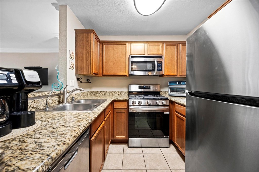 355 N Maple Street 121