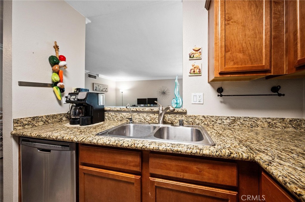 355 N Maple Street 121