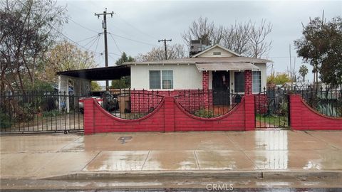 Photo of 9408 Carnation Ave, Lamont, CA 93241 (MLS # NS26038290)