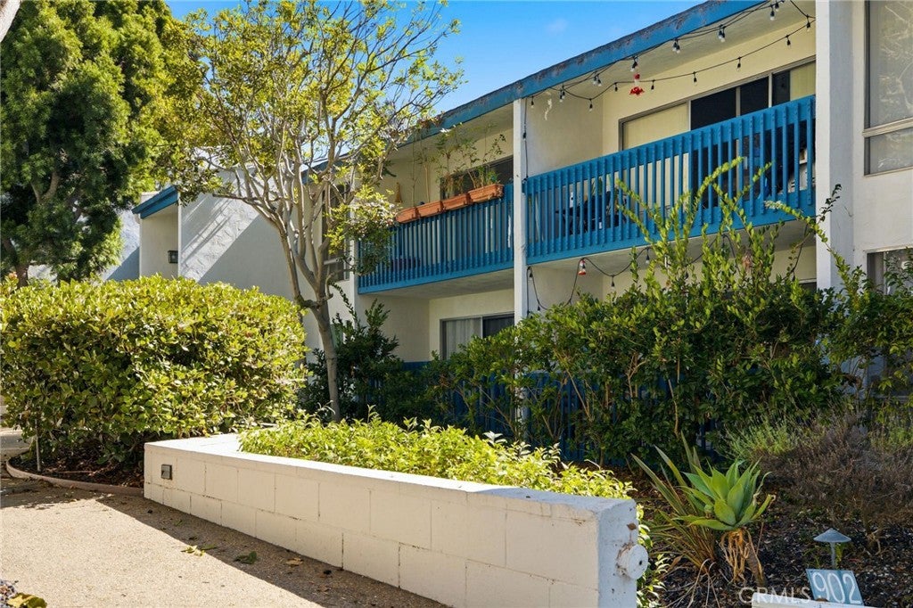 902 Camino Real 204