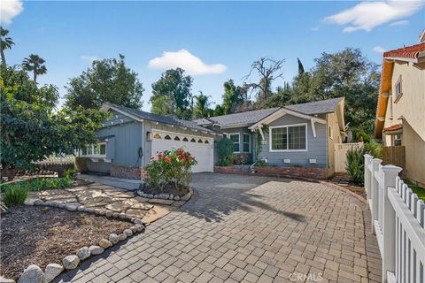 Photo of 5007 Canoga Avenue Ave, Woodland Hills, CA 91364 (MLS # SR26021807)