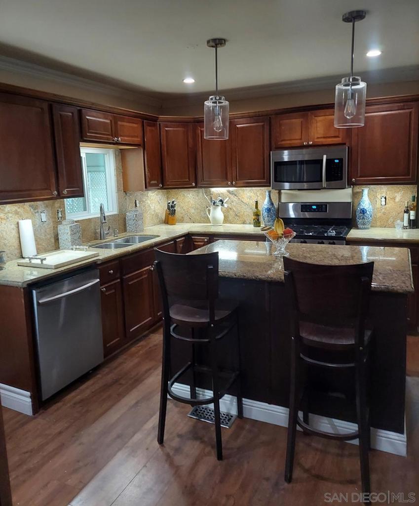 Affordable Spacious Home! Located in Central San Diego! Close to stores, easy freeway access, 15 minutes form the beach & 10 minutes from downtown San Diego. Large Living room area & Large Master bedroom! Stainless steel appliances in the kitchen & upgraded primary bath Quite private community with heated pool, spa and recreational area. This is a 55 and up community.