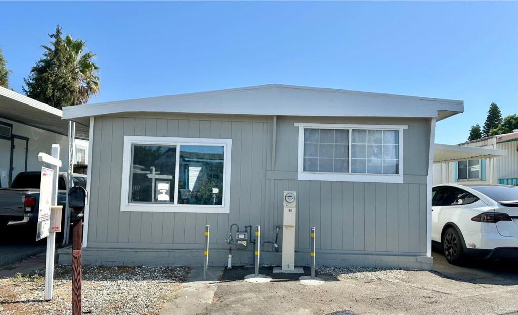 Charming and efficient, this 470 sq ft mobile home in San Jose offers comfortable living with convenient amenities. The home features a cozy 1 bedroom and a full bathroom equipped with a combined shower and tub, and additional 3 bedrooms & 1 bathroom. The kitchen is efficiently designed and features a refrigerator and garbage disposal, making meal preparation easy. This home is perfect for those seeking a practical living space in the vibrant city of San Jose.