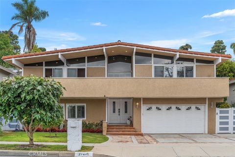 Photo of 27425 Elmbridge Dr DR, Rancho Palos Verdes, CA 90275 (MLS # SW26135005)