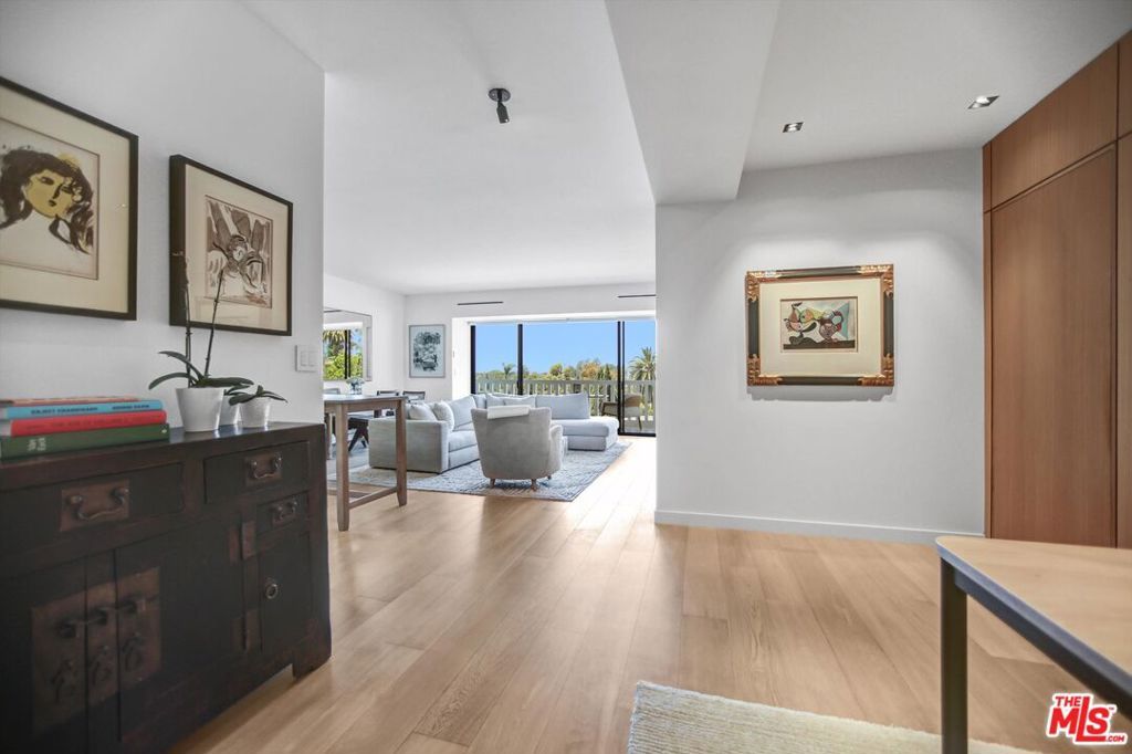 Photo of 999 N Doheny Drive #512, West Hollywood, CA 90069 (MLS # 25602891)