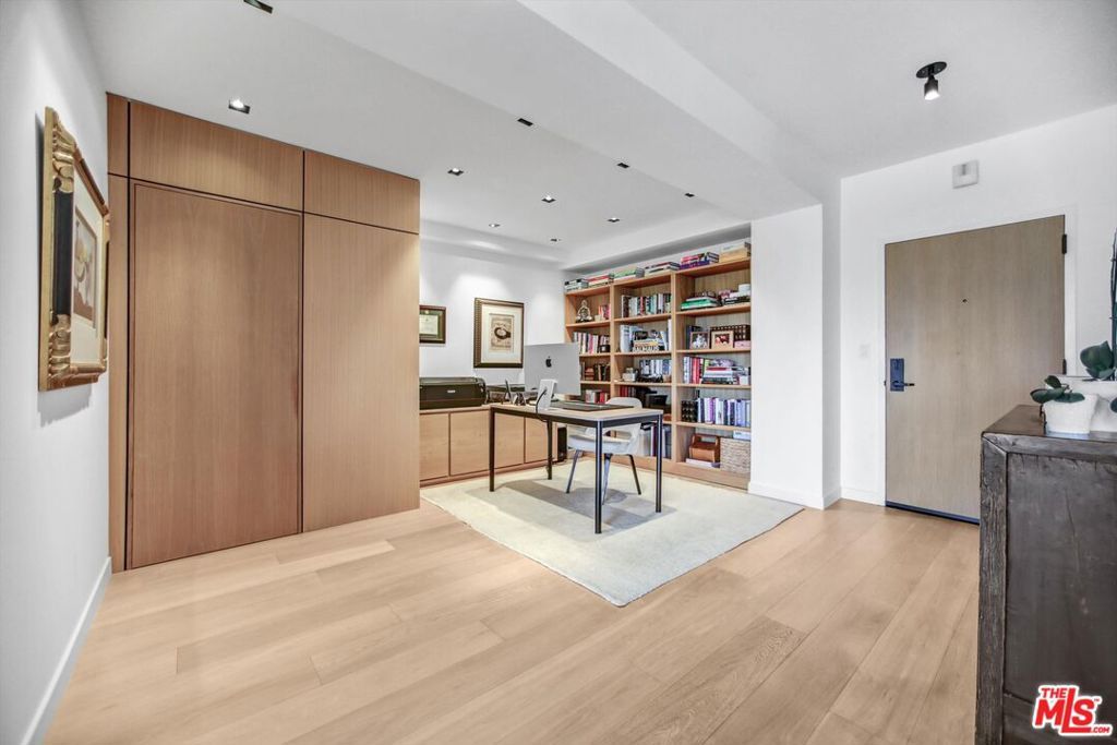 Photo of 999 N Doheny Drive #512, West Hollywood, CA 90069 (MLS # 25602891)