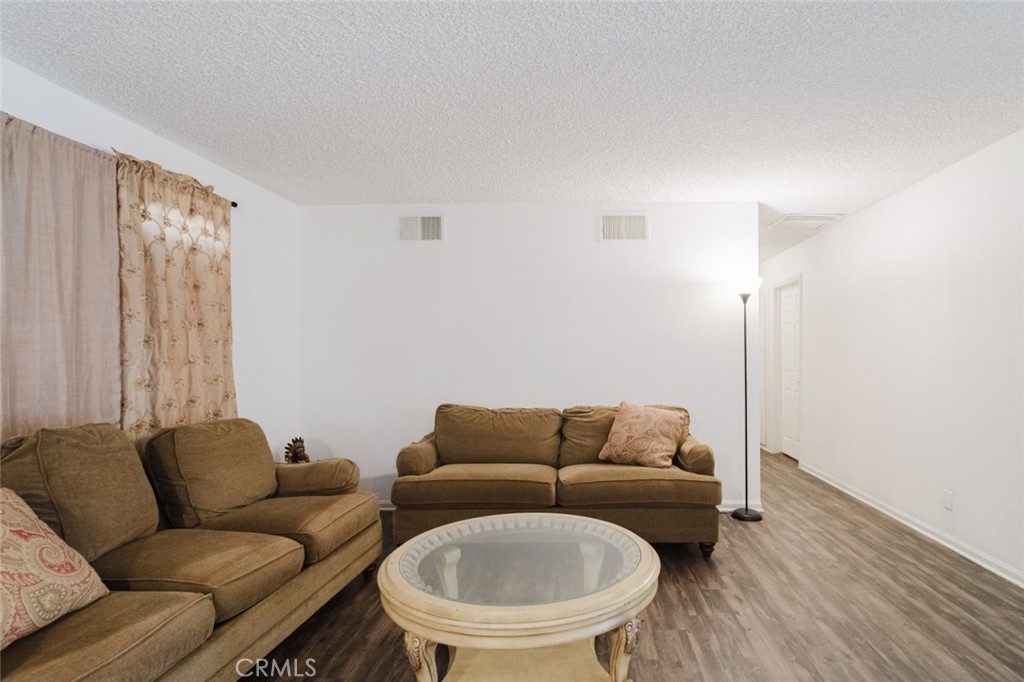45303 6th Street E