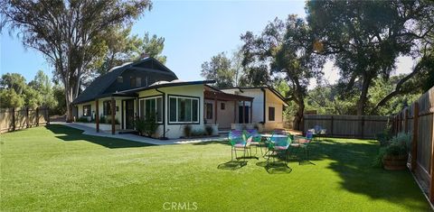 Photo of 373 Loftyhill Drive, Malibu, CA 90265 (MLS # OC25222803) Photo of 373 Loftyhill Drive, Malibu, CA 90265 (MLS # OC25222803)