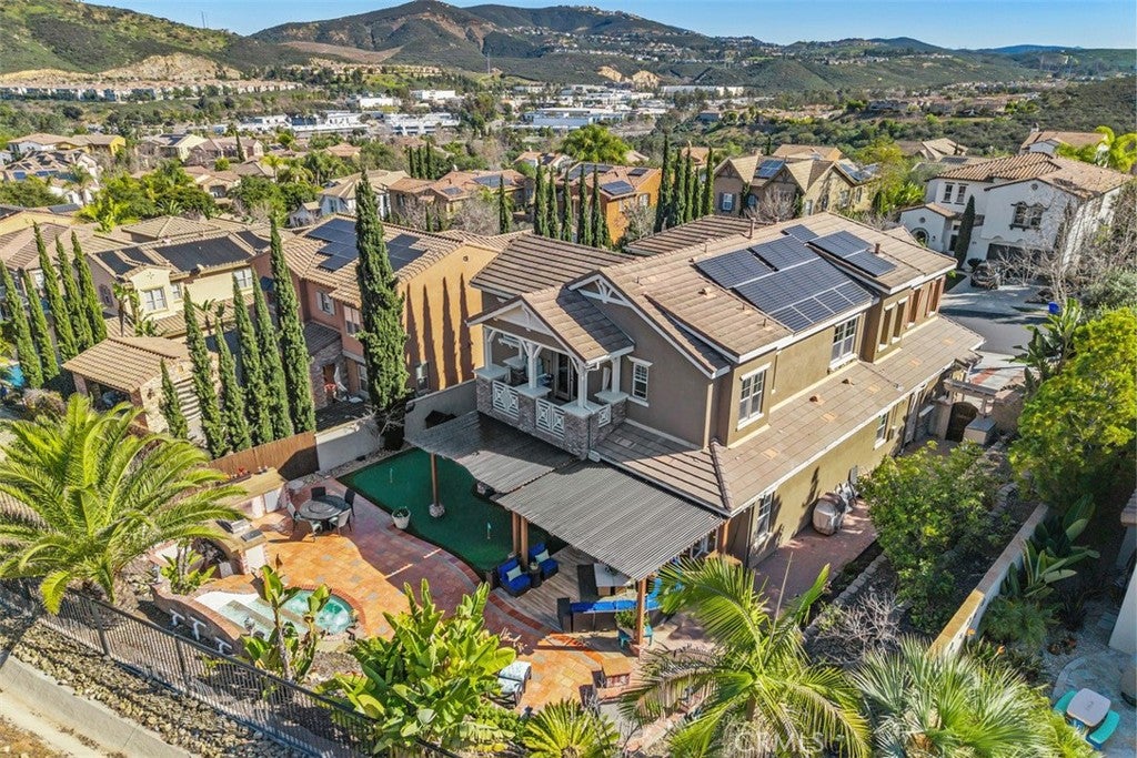3246 Sitio Avellana