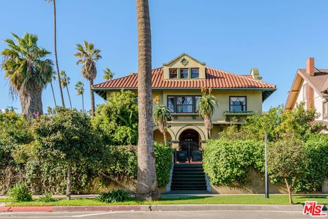 Photo of 1049 Elden Avenue, Los Angeles, CA 90006 (MLS # 26641183)