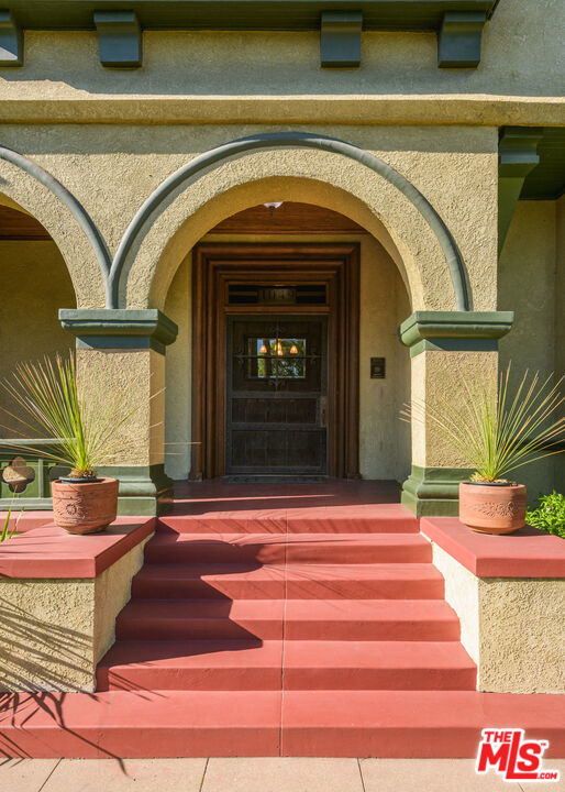 Properties 3 1049 Elden Avenue