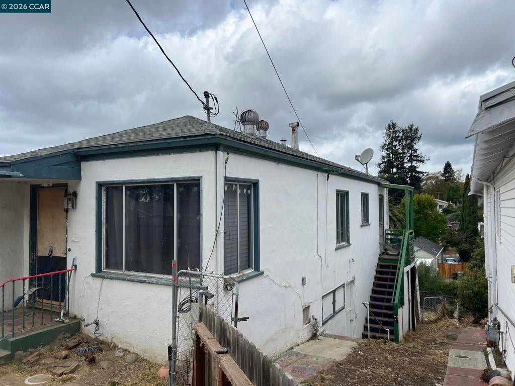4031 Loma Vista Ave