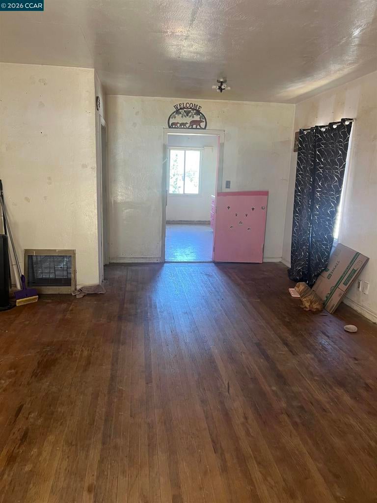 4031 Loma Vista Ave