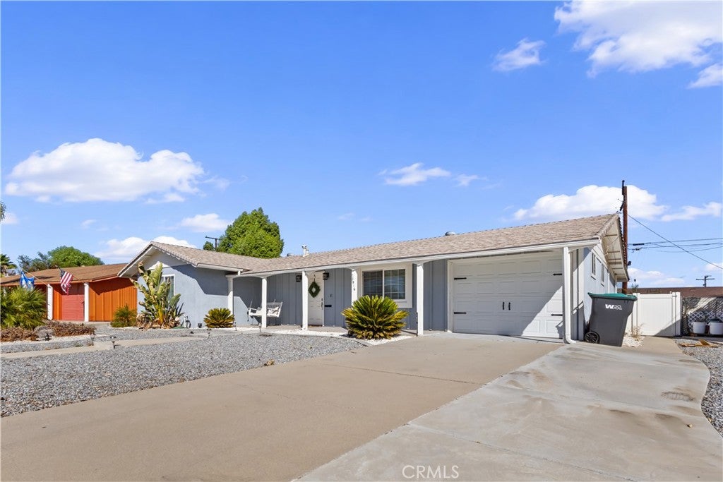 28916 Glen Oaks