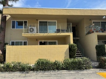 11138 aqua vista 29 studio city ca 91602