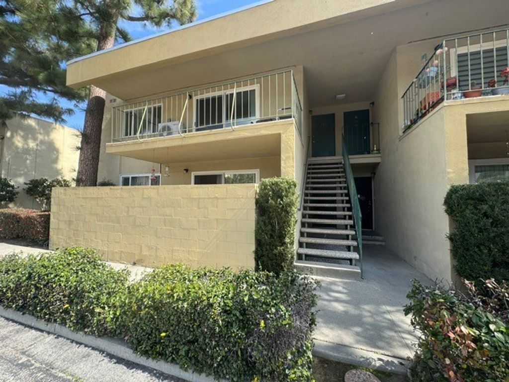 Photo of 11138 Aqua Vista ST #29, Studio City, CA 91602 (MLS # IG26090387)