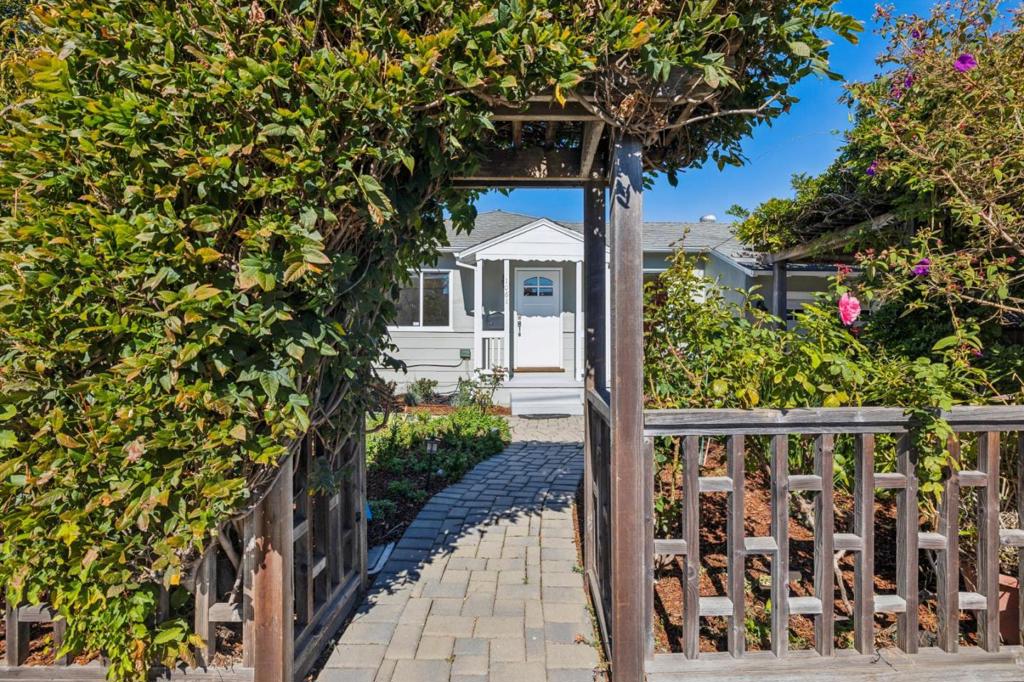 1061 Granada Street