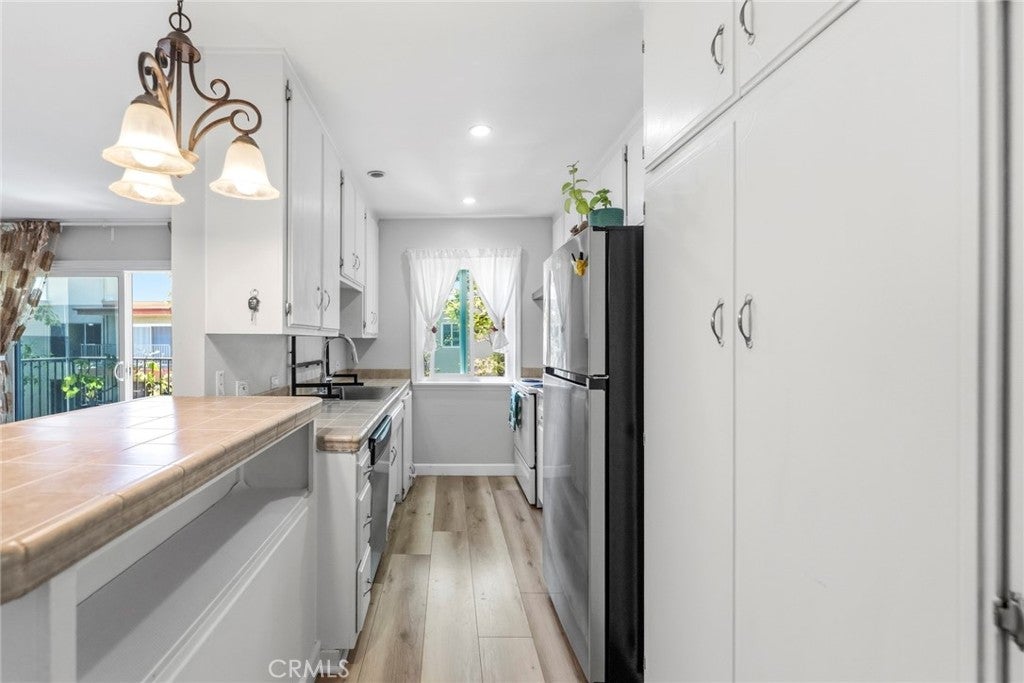 400 N Acacia C32