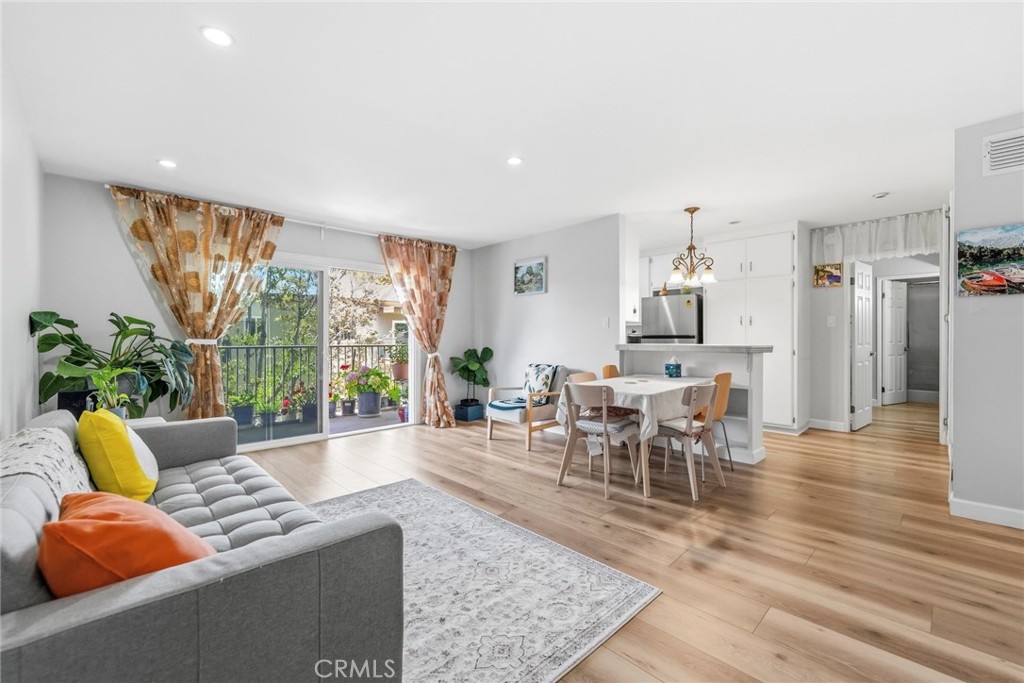 400 N Acacia C32
