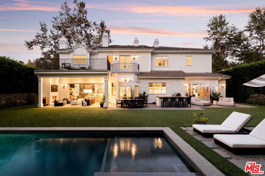 Photo of 1943 Mandeville Canyon Road, Los Angeles, CA 90049 (MLS # 25577057)