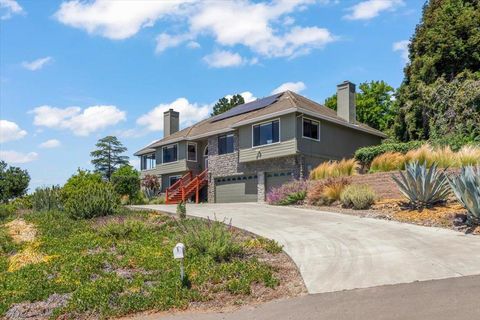 Photo of 16580 Rustling Oak Court, Morgan Hill, CA 95037 (MLS # ML82045398)