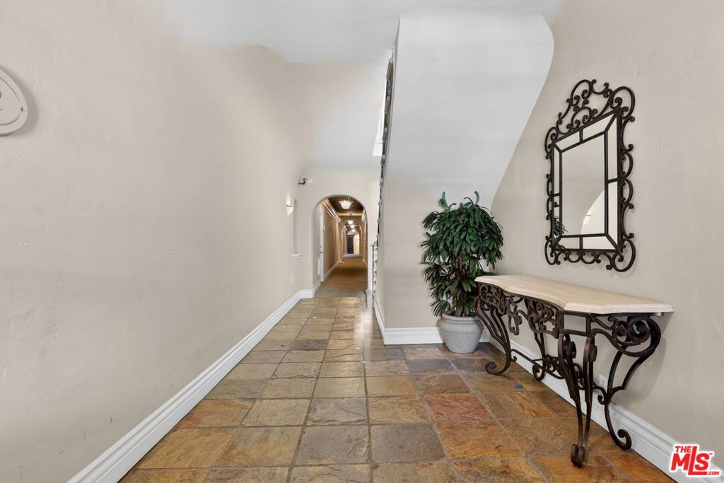 Photo of 1147 6th Street #205, Santa Monica, CA 90403 (MLS # 26101816)