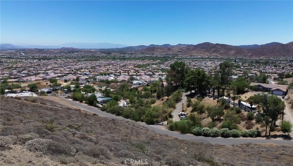 24200 Beverly