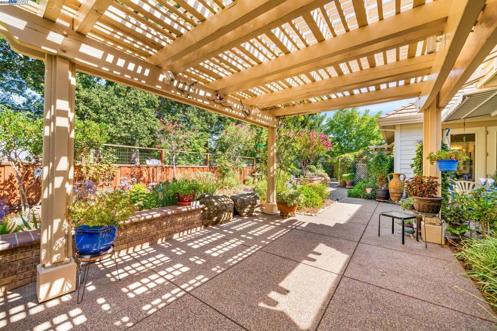 RUBY HILL - Residential