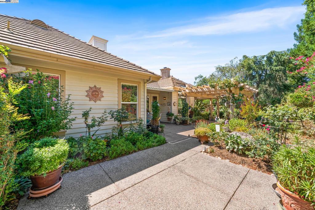 RUBY HILL - Residential