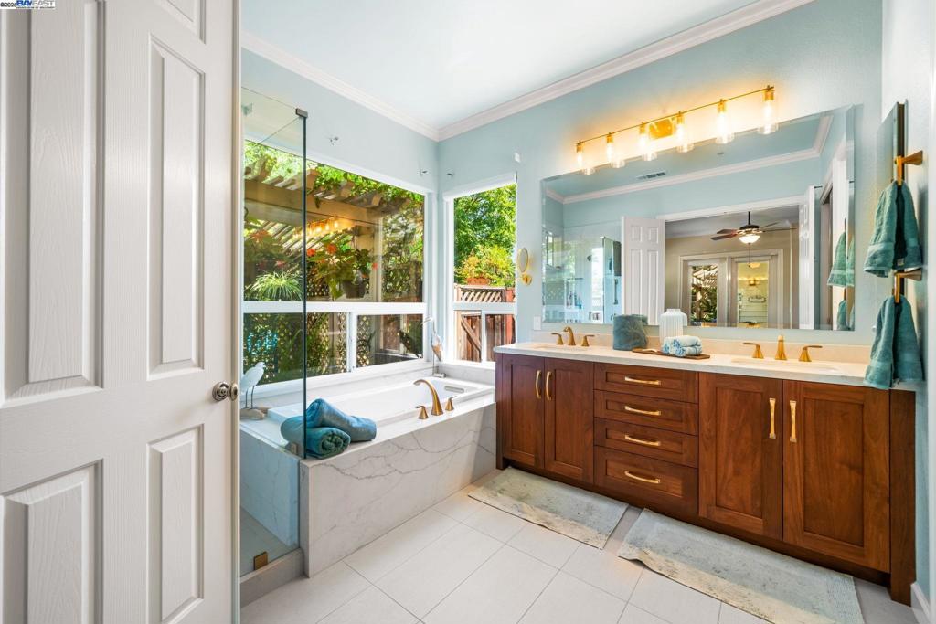 RUBY HILL - Residential