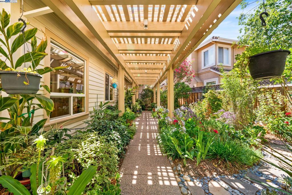 RUBY HILL - Residential