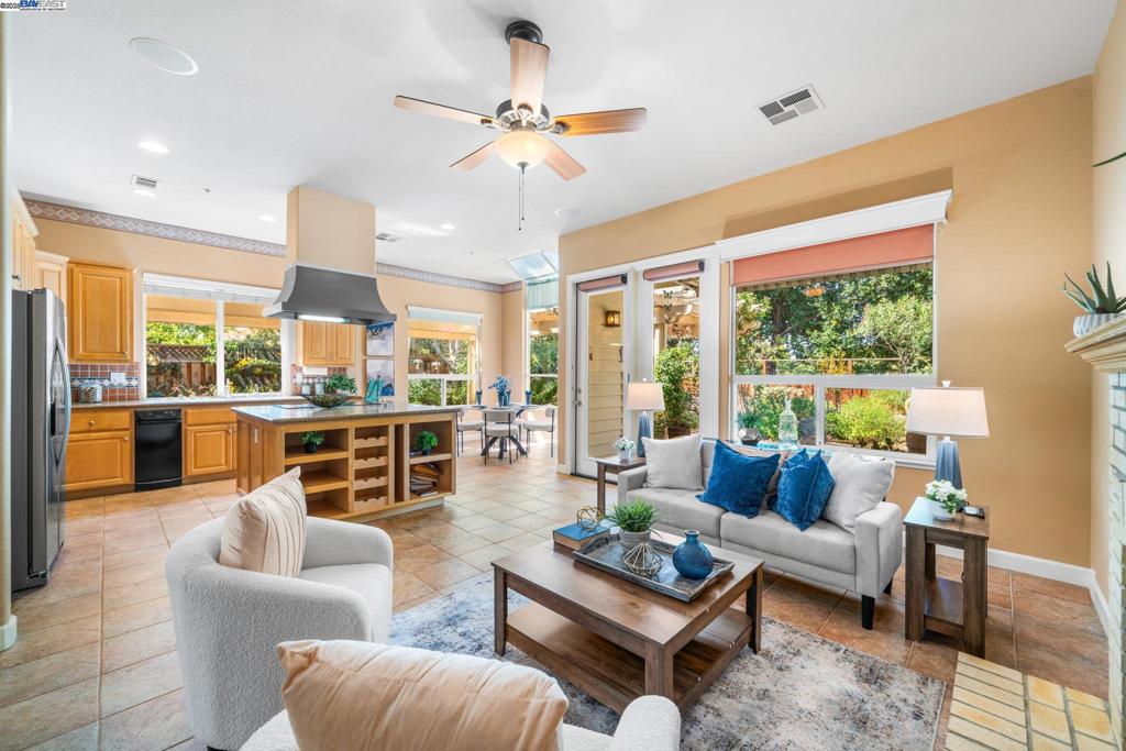 RUBY HILL - Residential