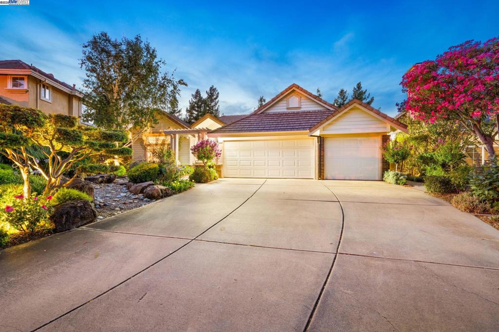 RUBY HILL - Residential