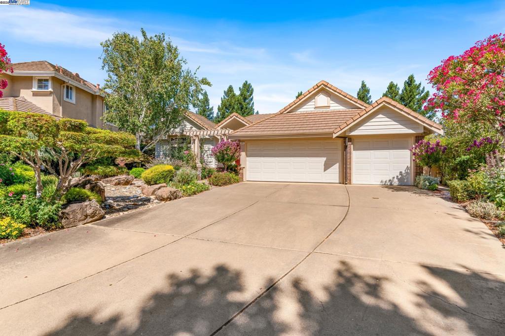 RUBY HILL - Residential