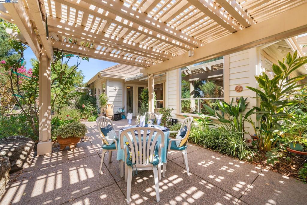 RUBY HILL - Residential