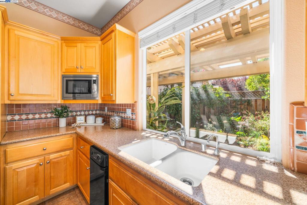 RUBY HILL - Residential