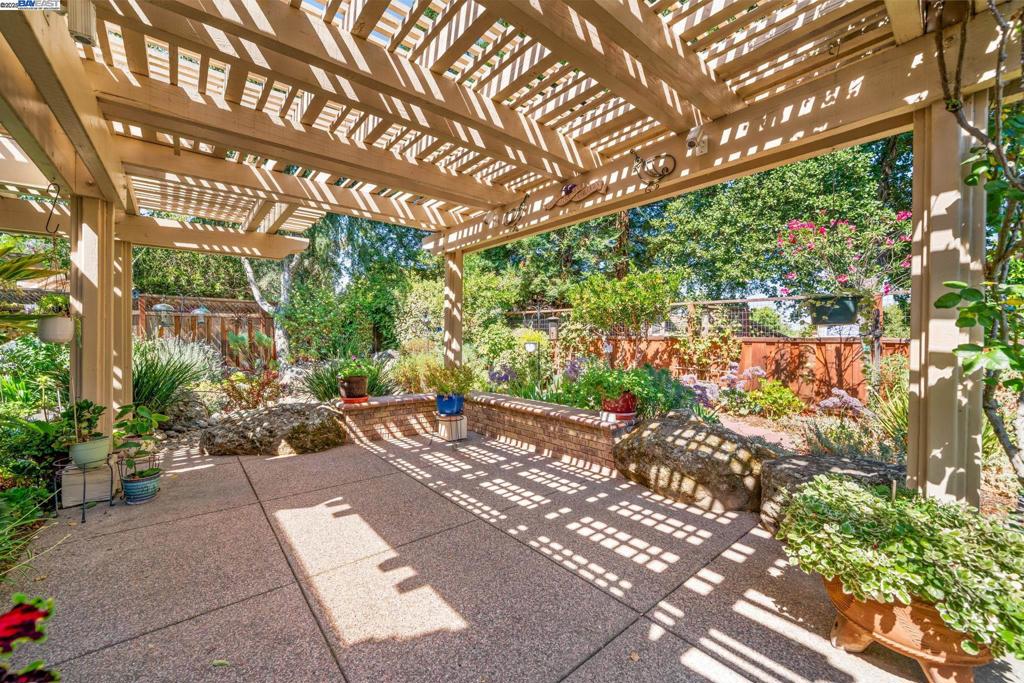 RUBY HILL - Residential