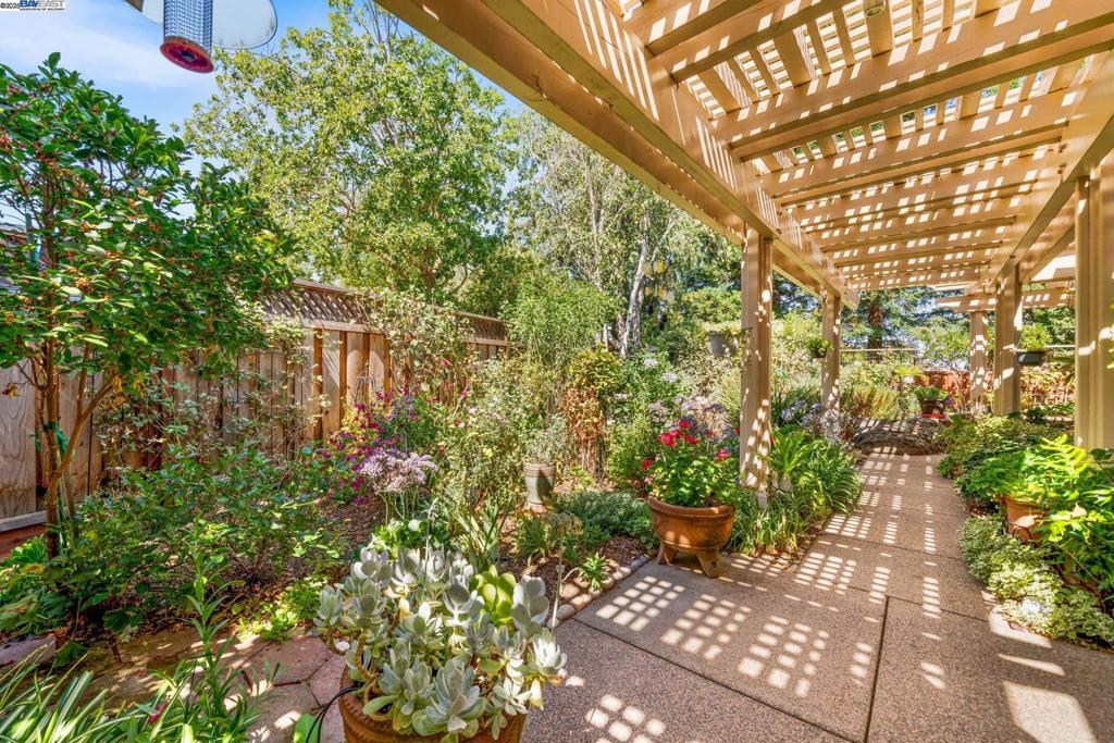 RUBY HILL - Residential