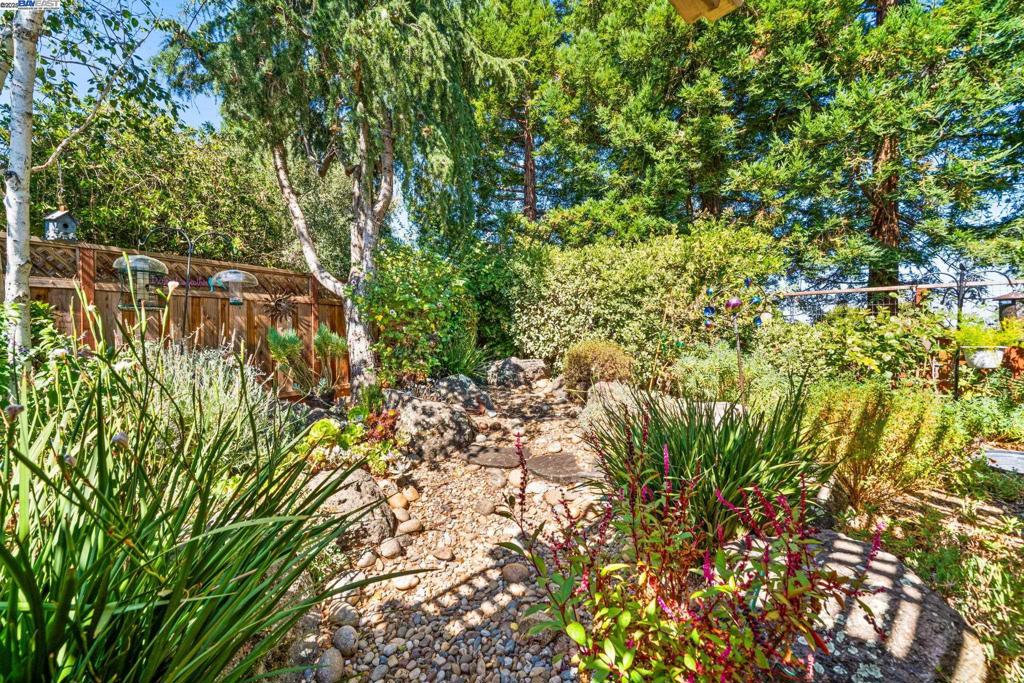 RUBY HILL - Residential