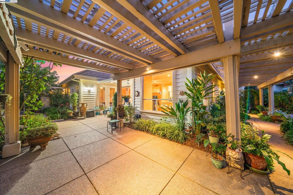 RUBY HILL - Residential